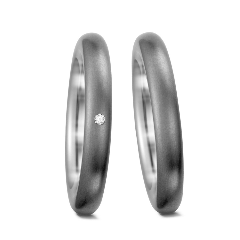 Alianzas de boda de titanio mate con diamante de 4 mm